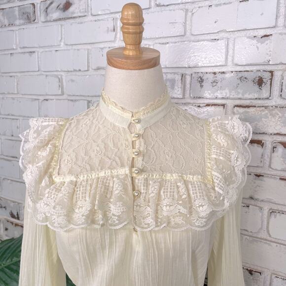Vintage 70s Jessica’s Gunnies Cream Lace Gauze Two Piece Skirt and Blouse Set - Picture 3 of 15